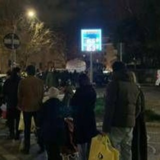 Roma, quartieri est senza acqua: lunghe file alle autobotti