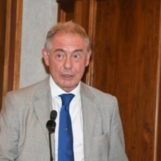 Urso: "Progetto AstraZeneca può essere pilota anche in altri ambiti" Urso: "Progetto AstraZeneca può essere pilota anche in altri ambiti"