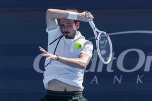 Medvedev eliminato a sorpresa a Winston-Salem: "Forse dovrei lasciare il tennis..." Medvedev eliminato a sorpresa a Winston-Salem: "Forse dovrei lasciare il tennis..."
