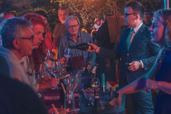 Il 3 e 4 giugno torna a Vallecrosia ‘Winearound in Riviera’, l’attesa due giorni dedicata all’eccellenza enogastronomica Il 3 e 4 giugno torna a Vallecrosia ‘Winearound in Riviera’, l’attesa due giorni dedicata all’eccellenza enogastronomica
