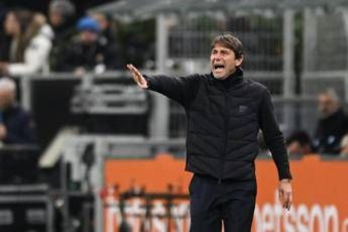 Inter-Napoli, rigore per i nerazzurri e Conte espulso: "Vergognatevi". Cos'è successo Inter-Napoli, rigore per i nerazzurri e Conte espulso: "Vergognatevi". Cos'è successo
