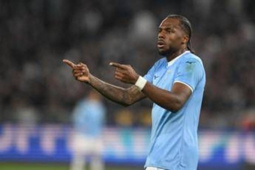 Lazio-Parma, proteste gialloblù per rigore non concesso dopo tocco di mano di Tavares. Cos'è successo