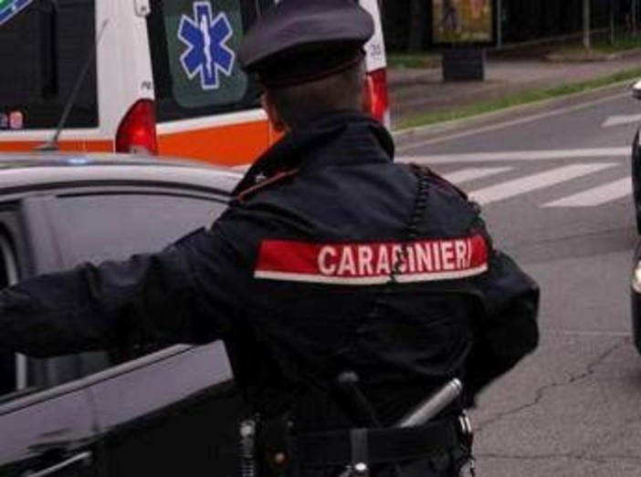 Milano, giovane donna trovata morta in cortile