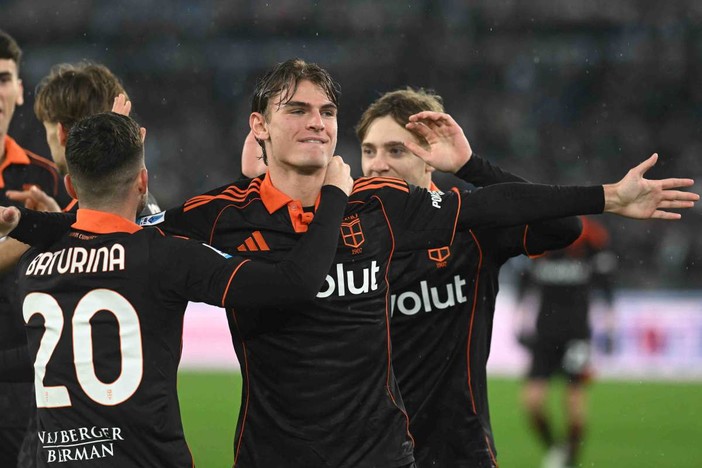 Lazio a picco all’Olimpico, il Como domina per 3-0 Lazio a picco all’Olimpico, il Como domina per 3-0