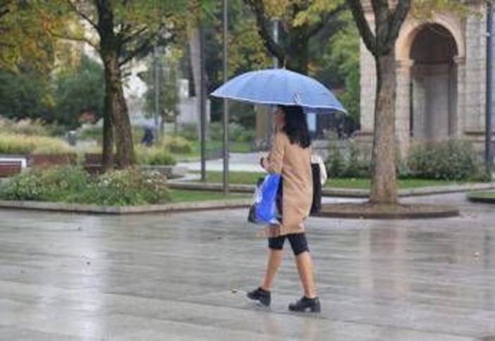 Meteo, perturbazione atlantica sull’Italia: piogge fino a sabato, ma domenica torna il sole Meteo, perturbazione atlantica sull’Italia: piogge fino a sabato, ma domenica torna il sole