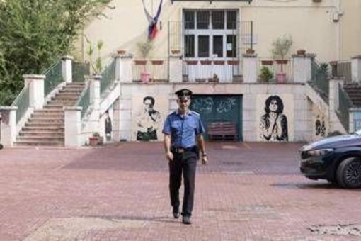 Prof accoltellata, verifiche sul cellulare del 13enne e della madre. Ascoltati docenti e compagni di scuola Prof accoltellata, verifiche sul cellulare del 13enne e della madre. Ascoltati docenti e compagni di scuola