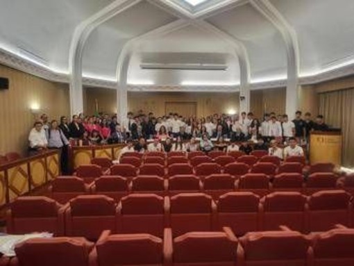 Geometri, per progetti senza barriere premiati gli studenti di dodici istituti tecnici Geometri, per progetti senza barriere premiati gli studenti di dodici istituti tecnici