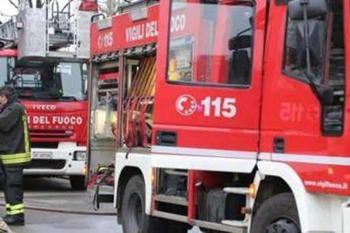 Pontedera, donna muore in incendio in un appartamento: evacuati altri condomini Pontedera, donna muore in incendio in un appartamento: evacuati altri condomini