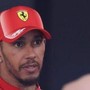 Hamilton difende Vasseur: "E' la persona giusta, puntate il dito su chi è più in alto" Hamilton difende Vasseur: "E' la persona giusta, puntate il dito su chi è più in alto"