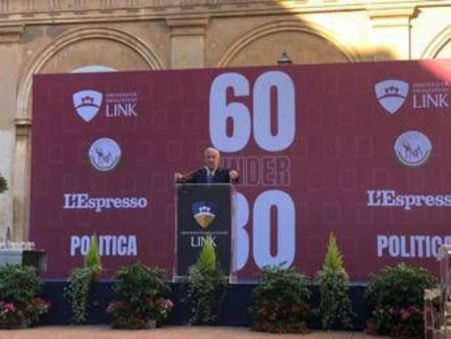 Tajani: "Ragazzi, battetevi per quello in cui credete e avrete già vinto"