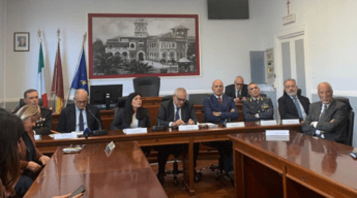 Commissione Antimafia in missione a Ostia, l'appello di Colosimo: "Lo Stato c'è, denunciate" Commissione Antimafia in missione a Ostia, l'appello di Colosimo: "Lo Stato c'è, denunciate"