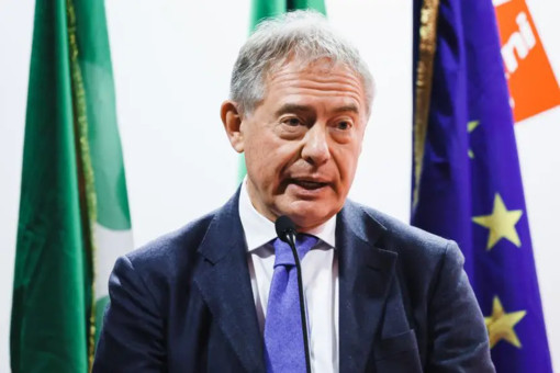 Iran, Urso “Al lavoro per pacchetto interventi di compensazione in Cdm” Iran, Urso “Al lavoro per pacchetto interventi di compensazione in Cdm”