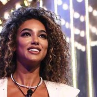 Samira Lui oggi a Verissimo: il padre assente, l'amore con Luigi e il successo