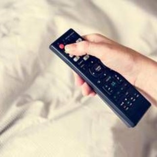 'C'è Posta per Te' vince la sfida degli ascolti, ma 'The Voice Kids' si avvicina