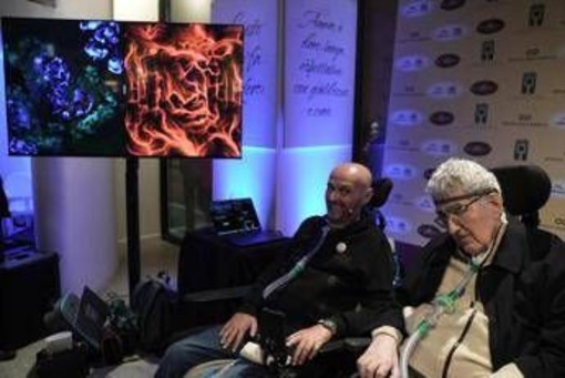 Milano, un uomo con Sla trasforma l’attività cerebrale in arte visiva