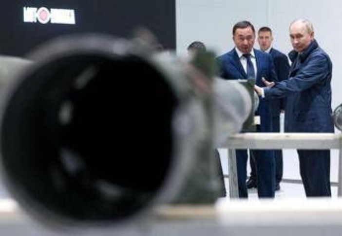 "Putin come Trump, aperto a soluzione pacifica in Ucraina", il Cremlino risponde al tycoon