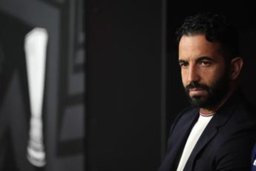 Amorim si presenta al Milan: "Vogliamo dominare il campionato e vincere la seconda stella" Amorim si presenta al Milan: "Vogliamo dominare il campionato e vincere la seconda stella"