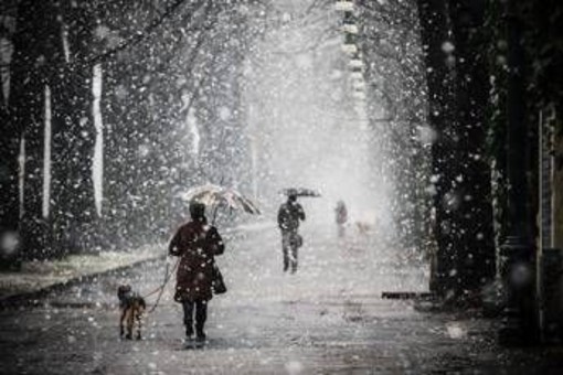 Ciclone di Natale sull'Italia: maltempo, pioggia e neve anche in collina Ciclone di Natale sull'Italia: maltempo, pioggia e neve anche in collina