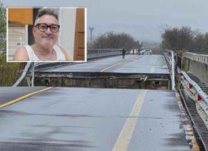Maltempo, in corso le ricerche dell’auto precipitata dal ponte crollato sul Trigno Maltempo, in corso le ricerche dell’auto precipitata dal ponte crollato sul Trigno