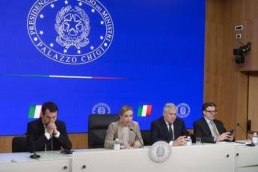 Manovra da 18,7 miliardi: priorità fisco, famiglie, imprese e sanità Manovra da 18,7 miliardi: priorità fisco, famiglie, imprese e sanità