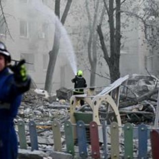 Venezuela, ancora vivo a una settimana dal terremoto: soccorritori al lavoro per estrarlo da macerie Venezuela, ancora vivo a una settimana dal terremoto: soccorritori al lavoro per estrarlo da macerie