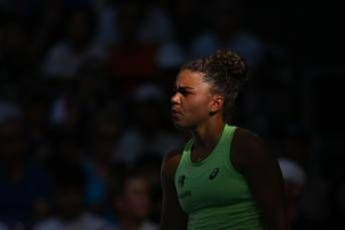 Da Cobolli a Paolini, virus mette tennisti ko all'Australian Open. Il medico "Ecco da cosa dipende"