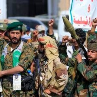 Yemen, ribelli Houthi avanzano sul Mar Rosso: cadono Dhubab e l’isola di Perim Yemen, ribelli Houthi avanzano sul Mar Rosso: cadono Dhubab e l’isola di Perim