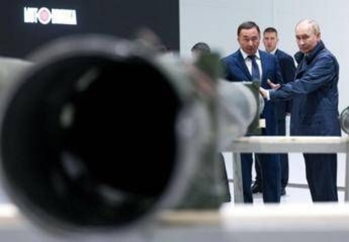 "Putin come Trump, aperto a soluzione pacifica in Ucraina", il Cremlino risponde al tycoon "Putin come Trump, aperto a soluzione pacifica in Ucraina", il Cremlino risponde al tycoon