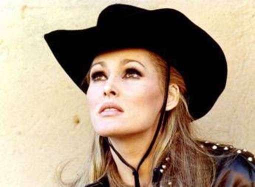 Ursula Andress, ritrovato il patrimonio rubato: beni e opere d’arte per 20 milioni di euro Ursula Andress, ritrovato il patrimonio rubato: beni e opere d’arte per 20 milioni di euro
