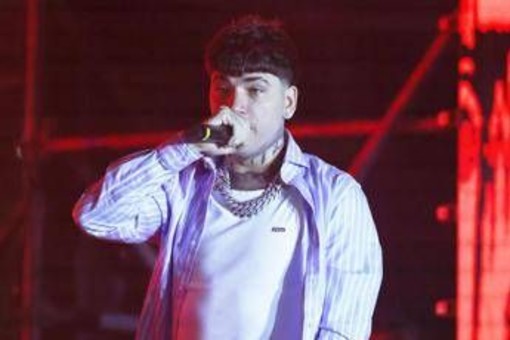 Shiva di nuovo papà, mistero sulla mamma. L'ex compagna: "Non fatemi domande"