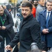 Ucraina consegna il piano agli Usa. Trump: "Zelensky deve essere realista" Ucraina consegna il piano agli Usa. Trump: "Zelensky deve essere realista"