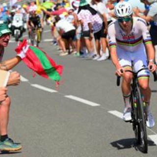 Tour de France, Pogacar domina la sesta tappa e riconquista la maglia gialla Tour de France, Pogacar domina la sesta tappa e riconquista la maglia gialla