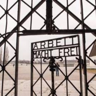 "Olocausto ingigantito" per il 14% degli italiani, il sondaggio