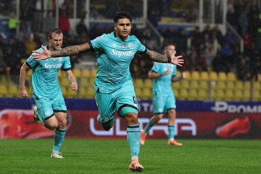 Il Bologna vince 3-1 il derby col Parma, doppietta di Castro Il Bologna vince 3-1 il derby col Parma, doppietta di Castro