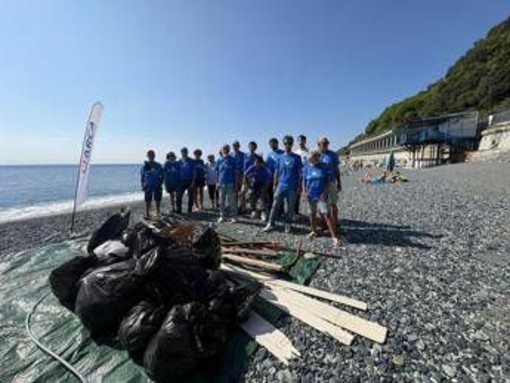 Fondazione Marevivo, arca Fondi e Bper Banca, pulizia tratto costa ligure recuperati 115 kg rifiuti Fondazione Marevivo, arca Fondi e Bper Banca, pulizia tratto costa ligure recuperati 115 kg rifiuti