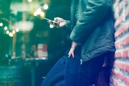 Sesso, un italiano su 3 tradisce. Oltre uno su 10 ha conosciuto il partner su una App Sesso, un italiano su 3 tradisce. Oltre uno su 10 ha conosciuto il partner su una App