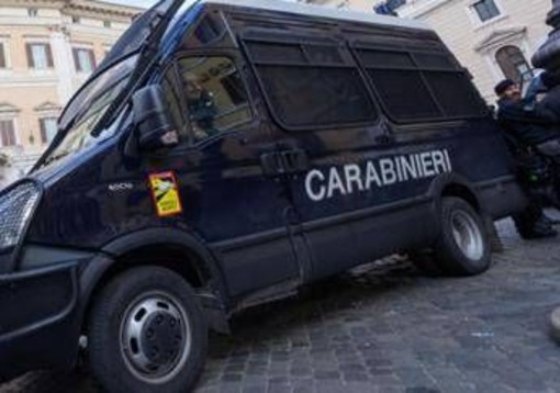 Traffico di droga, estorsione e armi: sgominata associazione a Roma vicina a clan Senese Traffico di droga, estorsione e armi: sgominata associazione a Roma vicina a clan Senese