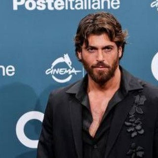 Can Yaman arrestato in Turchia: l'attore coinvolto in un'indagine antidroga Can Yaman arrestato in Turchia: l'attore coinvolto in un'indagine antidroga