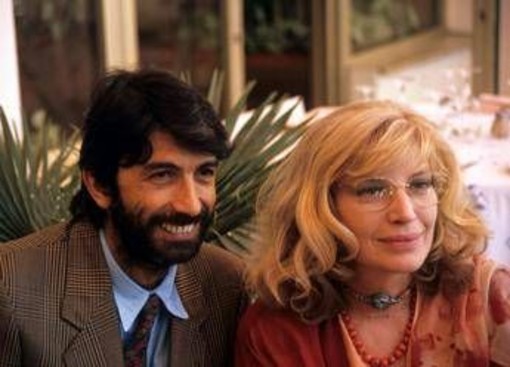 È morto Roberto Russo, il regista e marito di Monica Vitti aveva 77 anni È morto Roberto Russo, il regista e marito di Monica Vitti aveva 77 anni