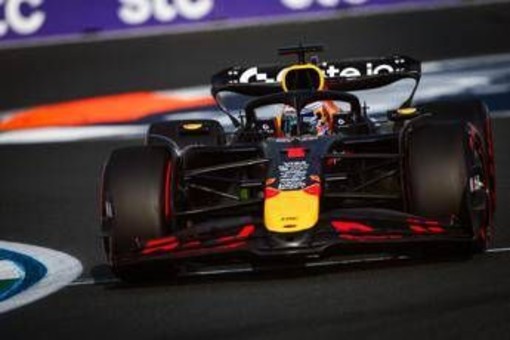Formula 1, Verstappen in pole nella Sprint. Deludono le Ferrari: la griglia di partenza Formula 1, Verstappen in pole nella Sprint. Deludono le Ferrari: la griglia di partenza