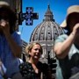 Caldo rovente sull'Italia, oggi allerta arancione in 14 città. Domani i primi 4 bollini rossi