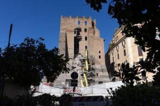 Crollo Torre dei Conti, la figlia dell'operaio morto: "Grazie Italia per averlo accolto"
