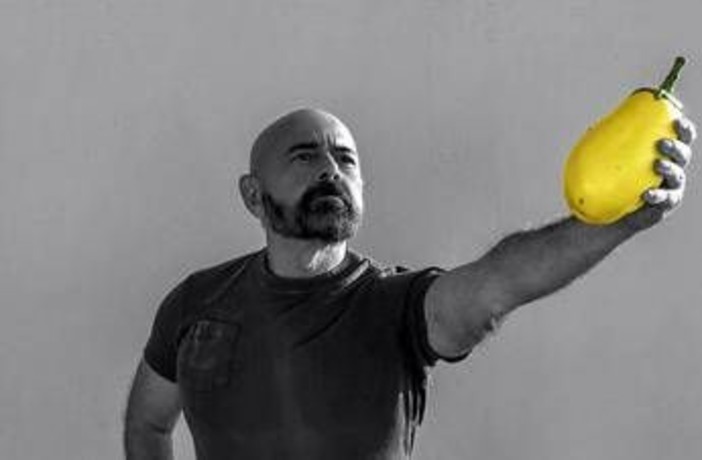 Il graffio musicale di Peppi Nocera: 'Mi fanno male i capelli' e la sinistra a Capalbio