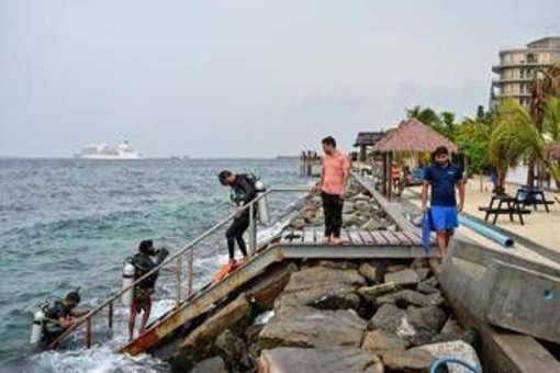 Italiani morti alle Maldive, missione internazionale finita: materiale recuperato consegnato a polizia Italiani morti alle Maldive, missione internazionale finita: materiale recuperato consegnato a polizia