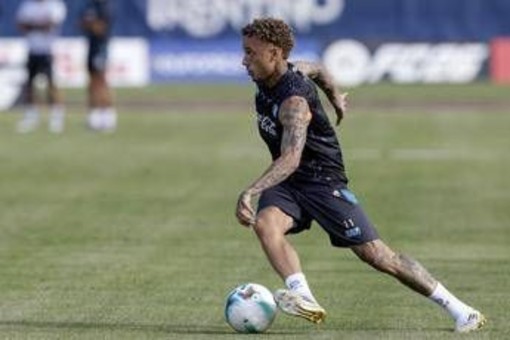 Napoli, dribbling e 'rabona' per Noa Lang: tifosi in estasi Napoli, dribbling e 'rabona' per Noa Lang: tifosi in estasi