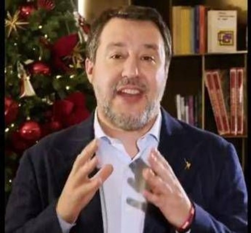 Natale, gli auguri di Salvini: "Felice per il primo da assolto dopo 5 anni" Natale, gli auguri di Salvini: "Felice per il primo da assolto dopo 5 anni"