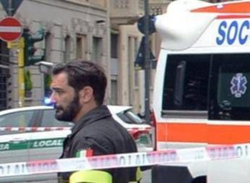 Incidente in corso Sempione a Milano tra mezzo Amsa e due auto: un morto e due feriti Incidente in corso Sempione a Milano tra mezzo Amsa e due auto: un morto e due feriti