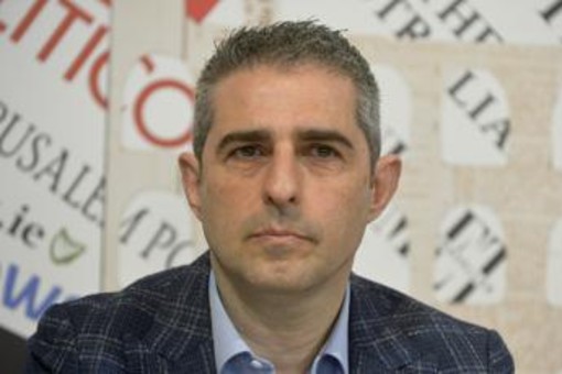 Pizzarotti assolto da accusa di truffa e falso ideologico: "Non festeggio, sistema non funziona" Pizzarotti assolto da accusa di truffa e falso ideologico: "Non festeggio, sistema non funziona"