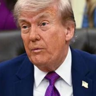 Iran-Usa, Trump: "La tregua è appesa a un filo" Iran-Usa, Trump: "La tregua è appesa a un filo"