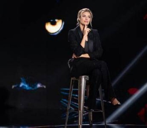 Belve, Martina Colombari commossa: "Scelte dolorose per mio figlio, Billy mi ha salvata"